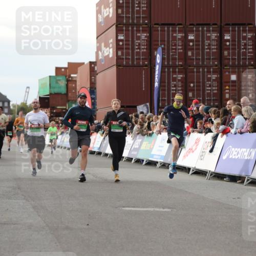 03.10.2025 - Köhlbrandbrückenlauf Yannick Fuchs http://msf.ph/oto/8983339 03.10.2025 16:06:48 Ziel 8848, 8965, 9128, 9353, 9354 meine-sportfotos.de