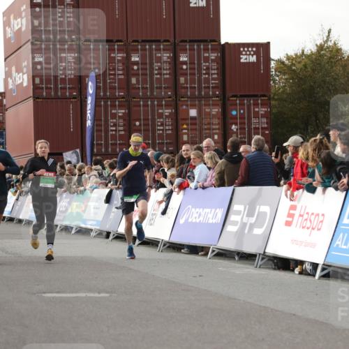03.10.2025 - Köhlbrandbrückenlauf Yannick Fuchs http://msf.ph/oto/8983341 03.10.2025 16:06:48 Ziel 8848, 8965, 9128, 9353, 9354 meine-sportfotos.de
