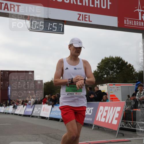 03.10.2025 - Köhlbrandbrückenlauf Yannick Fuchs http://msf.ph/oto/8983345 03.10.2025 15:51:56 Ziel 7054, 7520 meine-sportfotos.de