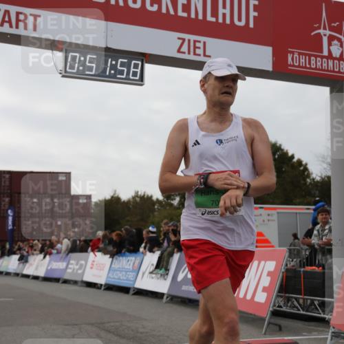 03.10.2025 - Köhlbrandbrückenlauf Yannick Fuchs http://msf.ph/oto/8983347 03.10.2025 15:51:56 Ziel 7054, 7520 meine-sportfotos.de