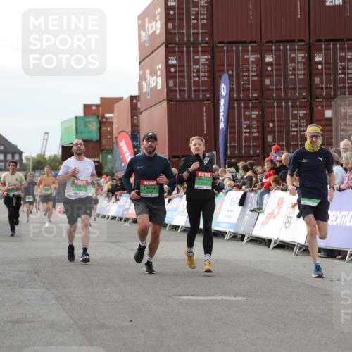03.10.2025 - Köhlbrandbrückenlauf Yannick Fuchs http://msf.ph/oto/8983348 03.10.2025 16:06:49 Ziel 7263, 8848, 8965, 9128, 9353, 9354 meine-sportfotos.de