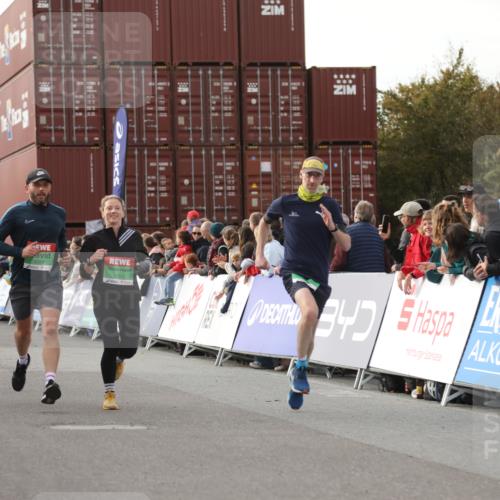 03.10.2025 - Köhlbrandbrückenlauf Yannick Fuchs http://msf.ph/oto/8983351 03.10.2025 16:06:49 Ziel 7263, 8848, 8965, 9128, 9353, 9354 meine-sportfotos.de