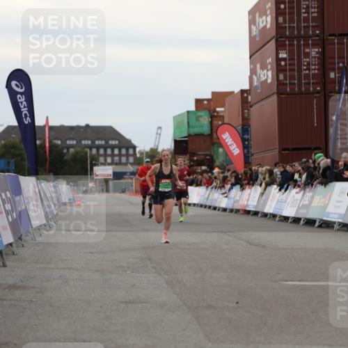 03.10.2025 - Köhlbrandbrückenlauf Yannick Fuchs http://msf.ph/oto/8983382 03.10.2025 15:52:14 Ziel 8968, 9269 meine-sportfotos.de