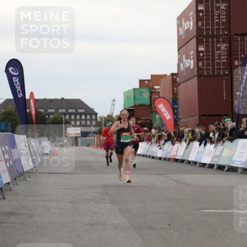 03.10.2025 - Köhlbrandbrückenlauf Yannick Fuchs http://msf.ph/oto/8983385 03.10.2025 15:52:15 Ziel 8968, 9269, 9602 meine-sportfotos.de