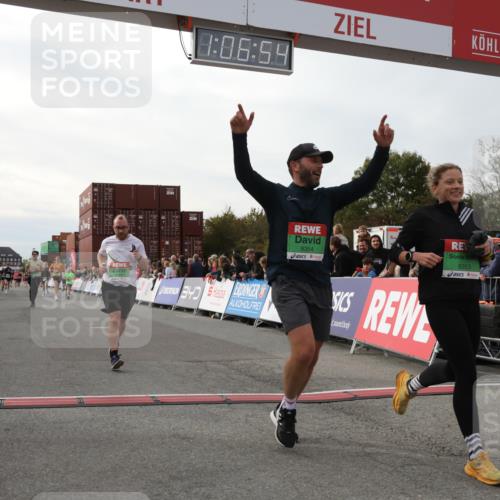 03.10.2025 - Köhlbrandbrückenlauf Yannick Fuchs http://msf.ph/oto/8983386 03.10.2025 16:06:52 Ziel 7263, 8848, 8866, 8967, 9128, 9353, 9354, 9416, 9417 meine-sportfotos.de