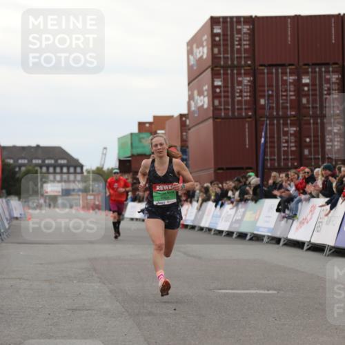 03.10.2025 - Köhlbrandbrückenlauf Yannick Fuchs http://msf.ph/oto/8983401 03.10.2025 15:52:17 Ziel 8968, 9269, 9602 meine-sportfotos.de