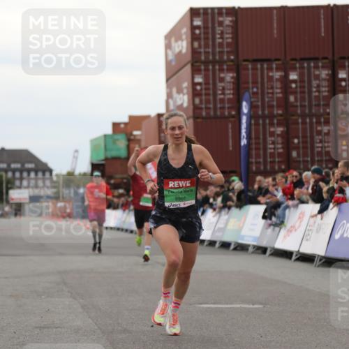 03.10.2025 - Köhlbrandbrückenlauf Yannick Fuchs http://msf.ph/oto/8983407 03.10.2025 15:52:17 Ziel 8968, 9269, 9602 meine-sportfotos.de