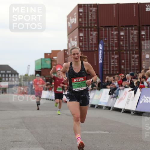 03.10.2025 - Köhlbrandbrückenlauf Yannick Fuchs http://msf.ph/oto/8983409 03.10.2025 15:52:17 Ziel 8968, 9269, 9602 meine-sportfotos.de