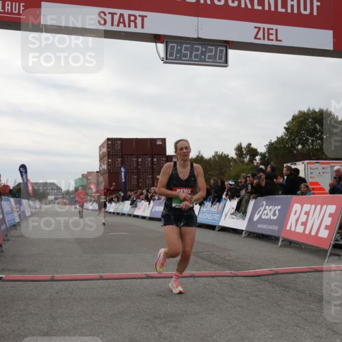 03.10.2025 - Köhlbrandbrückenlauf Yannick Fuchs http://msf.ph/oto/8983419 03.10.2025 15:52:19 Ziel 8968, 9269, 9602 meine-sportfotos.de
