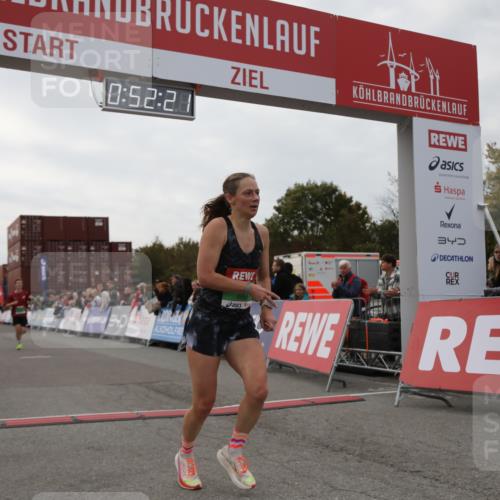 03.10.2025 - Köhlbrandbrückenlauf Yannick Fuchs http://msf.ph/oto/8983424 03.10.2025 15:52:19 Ziel 8968, 9269, 9602 meine-sportfotos.de