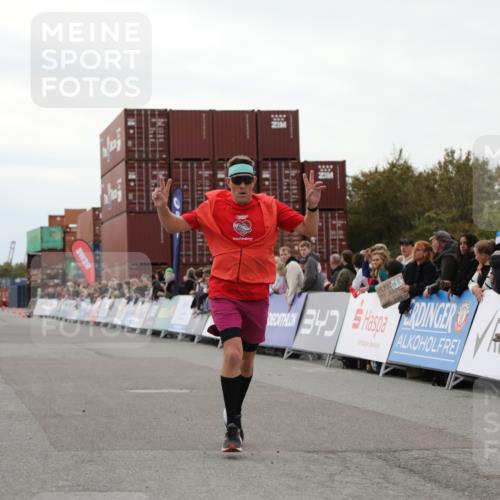 03.10.2025 - Köhlbrandbrückenlauf Yannick Fuchs http://msf.ph/oto/8983455 03.10.2025 15:52:23 Ziel 9269, 9602 meine-sportfotos.de