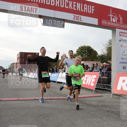 03.10.2025 - Köhlbrandbrückenlauf Yannick Fuchs http://msf.ph/oto/8983456 03.10.2025 16:07:00 Ziel 7174, 7228, 7263, 7322, 7995, 8866, 8967, 9416, 9417 meine-sportfotos.de