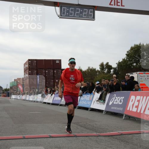 03.10.2025 - Köhlbrandbrückenlauf Yannick Fuchs http://msf.ph/oto/8983460 03.10.2025 15:52:24 Ziel 9269, 9602 meine-sportfotos.de