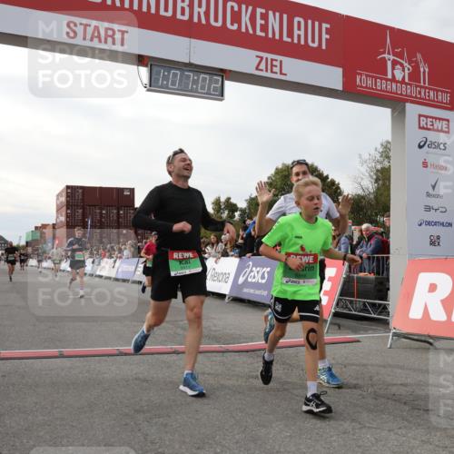 03.10.2025 - Köhlbrandbrückenlauf Yannick Fuchs http://msf.ph/oto/8983461 03.10.2025 16:07:01 Ziel 7174, 7228, 7263, 7322, 7995, 8026, 8866, 8967, 9416, 9417 meine-sportfotos.de