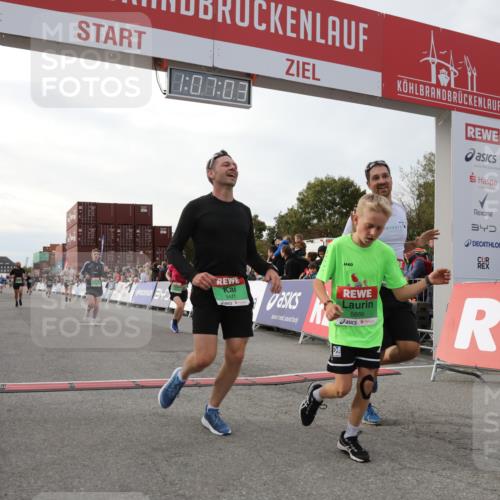 03.10.2025 - Köhlbrandbrückenlauf Yannick Fuchs http://msf.ph/oto/8983463 03.10.2025 16:07:01 Ziel 7174, 7228, 7263, 7322, 7995, 8026, 8866, 8967, 9416, 9417 meine-sportfotos.de