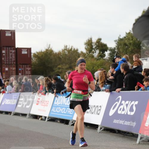 03.10.2025 - Köhlbrandbrückenlauf Yannick Fuchs http://msf.ph/oto/8983466 03.10.2025 16:07:02 Ziel 7174, 7228, 7322, 7995, 8026, 8847, 8866, 8967, 9416, 9417 meine-sportfotos.de