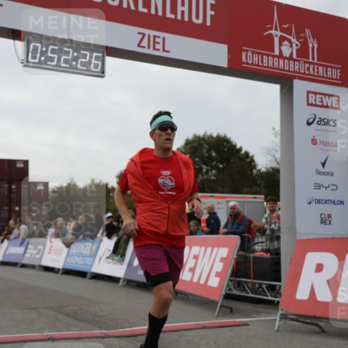 03.10.2025 - Köhlbrandbrückenlauf Yannick Fuchs http://msf.ph/oto/8983470 03.10.2025 15:52:24 Ziel 9269, 9602 meine-sportfotos.de