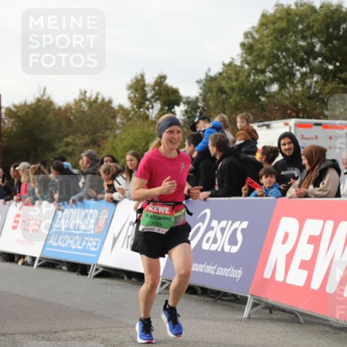 03.10.2025 - Köhlbrandbrückenlauf Yannick Fuchs http://msf.ph/oto/8983471 03.10.2025 16:07:02 Ziel 7174, 7228, 7322, 7995, 8026, 8847, 8866, 8967, 9416, 9417 meine-sportfotos.de