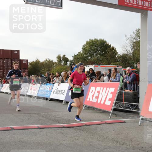 03.10.2025 - Köhlbrandbrückenlauf Yannick Fuchs http://msf.ph/oto/8983473 03.10.2025 16:07:02 Ziel 7174, 7228, 7322, 7995, 8026, 8847, 8866, 8967, 9416, 9417 meine-sportfotos.de