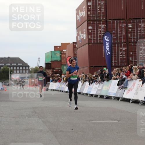 03.10.2025 - Köhlbrandbrückenlauf Yannick Fuchs http://msf.ph/oto/8983477 03.10.2025 15:53:01 Ziel 9461, 9591 meine-sportfotos.de