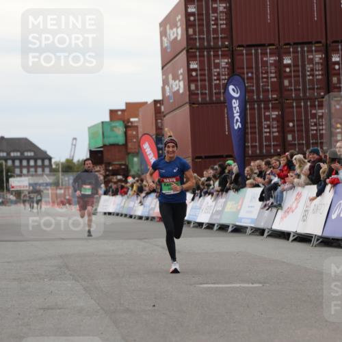 03.10.2025 - Köhlbrandbrückenlauf Yannick Fuchs http://msf.ph/oto/8983481 03.10.2025 15:53:02 Ziel 9461, 9591 meine-sportfotos.de