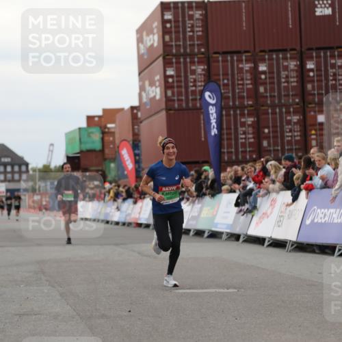 03.10.2025 - Köhlbrandbrückenlauf Yannick Fuchs http://msf.ph/oto/8983486 03.10.2025 15:53:02 Ziel 9461, 9591 meine-sportfotos.de