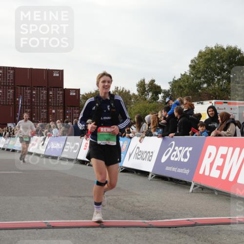 03.10.2025 - Köhlbrandbrückenlauf Yannick Fuchs http://msf.ph/oto/8983487 03.10.2025 16:07:03 Ziel 7174, 7228, 7322, 7995, 8026, 8847, 8866, 9416, 9417 meine-sportfotos.de