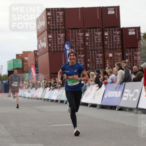 03.10.2025 - Köhlbrandbrückenlauf Yannick Fuchs http://msf.ph/oto/8983491 03.10.2025 15:53:03 Ziel 9461, 9591 meine-sportfotos.de
