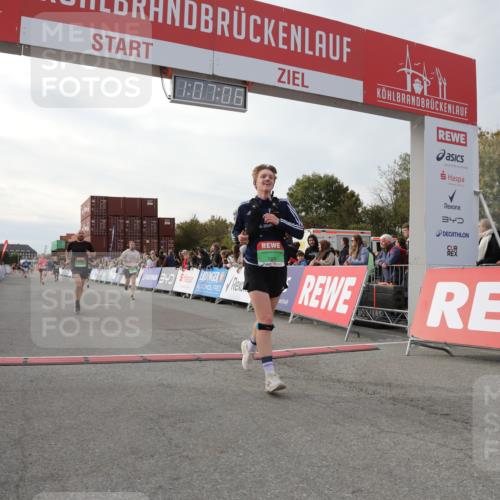 03.10.2025 - Köhlbrandbrückenlauf Yannick Fuchs http://msf.ph/oto/8983492 03.10.2025 16:07:04 Ziel 7174, 7228, 7322, 7995, 8026, 8847, 9416 meine-sportfotos.de