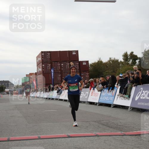 03.10.2025 - Köhlbrandbrückenlauf Yannick Fuchs http://msf.ph/oto/8983497 03.10.2025 15:53:04 Ziel 9461, 9591 meine-sportfotos.de