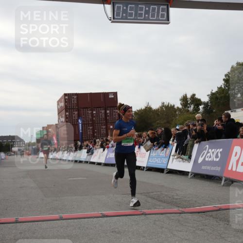 03.10.2025 - Köhlbrandbrückenlauf Yannick Fuchs http://msf.ph/oto/8983498 03.10.2025 15:53:04 Ziel 9461, 9591 meine-sportfotos.de