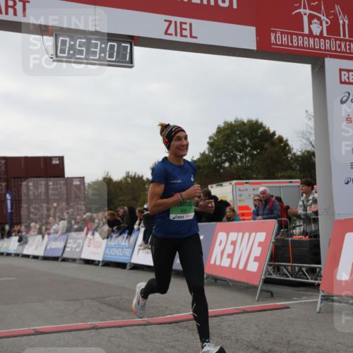 03.10.2025 - Köhlbrandbrückenlauf Yannick Fuchs http://msf.ph/oto/8983508 03.10.2025 15:53:05 Ziel 9461, 9591 meine-sportfotos.de