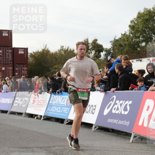 03.10.2025 - Köhlbrandbrückenlauf Yannick Fuchs http://msf.ph/oto/8983512 03.10.2025 16:07:06 Ziel 7174, 7228, 7322, 7560, 7995, 8026, 8847, 8925 meine-sportfotos.de