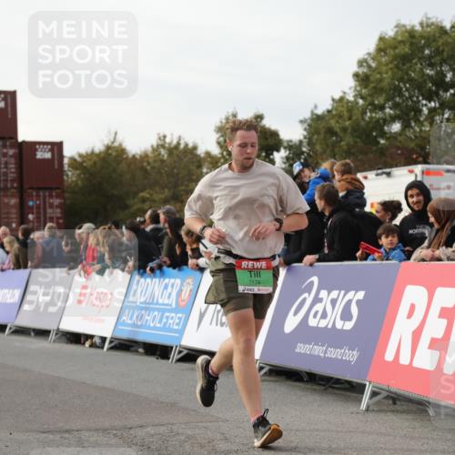 03.10.2025 - Köhlbrandbrückenlauf Yannick Fuchs http://msf.ph/oto/8983514 03.10.2025 16:07:06 Ziel 7174, 7228, 7322, 7560, 7995, 8026, 8847, 8925 meine-sportfotos.de