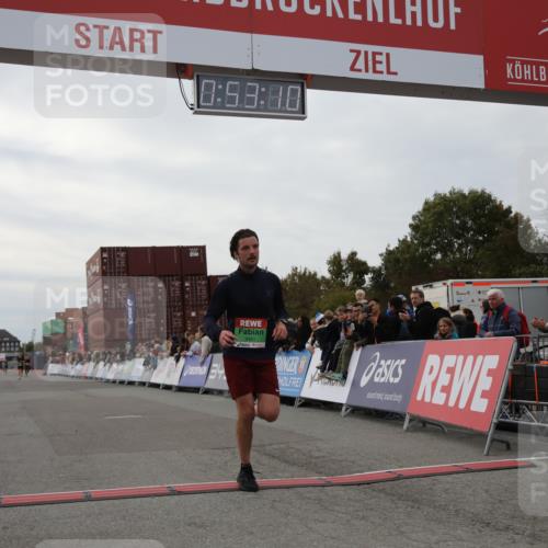 03.10.2025 - Köhlbrandbrückenlauf Yannick Fuchs http://msf.ph/oto/8983533 03.10.2025 15:53:08 Ziel 9461, 9591 meine-sportfotos.de