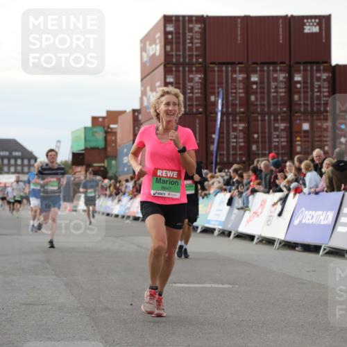 03.10.2025 - Köhlbrandbrückenlauf Yannick Fuchs http://msf.ph/oto/8983538 03.10.2025 16:07:10 Ziel 7174, 7302, 7340, 7560, 8026, 8847, 8925 meine-sportfotos.de