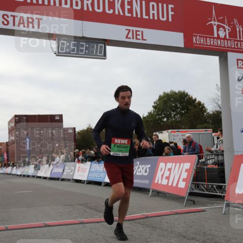 03.10.2025 - Köhlbrandbrückenlauf Yannick Fuchs http://msf.ph/oto/8983539 03.10.2025 15:53:08 Ziel 9461, 9591 meine-sportfotos.de