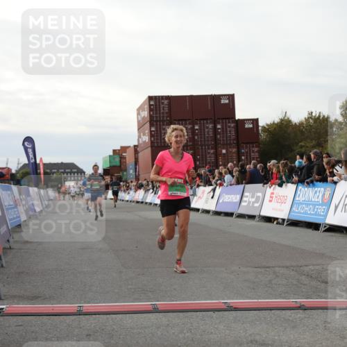 03.10.2025 - Köhlbrandbrückenlauf Yannick Fuchs http://msf.ph/oto/8983545 03.10.2025 16:07:10 Ziel 7174, 7302, 7340, 7560, 8026, 8847, 8925 meine-sportfotos.de