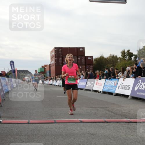 03.10.2025 - Köhlbrandbrückenlauf Yannick Fuchs http://msf.ph/oto/8983549 03.10.2025 16:07:10 Ziel 7174, 7302, 7340, 7560, 8026, 8847, 8925 meine-sportfotos.de