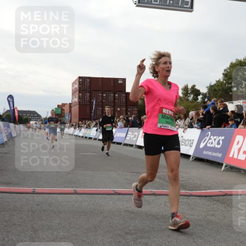03.10.2025 - Köhlbrandbrückenlauf Yannick Fuchs http://msf.ph/oto/8983561 03.10.2025 16:07:11 Ziel 7093, 7174, 7302, 7340, 7560, 8026, 8847, 8925 meine-sportfotos.de