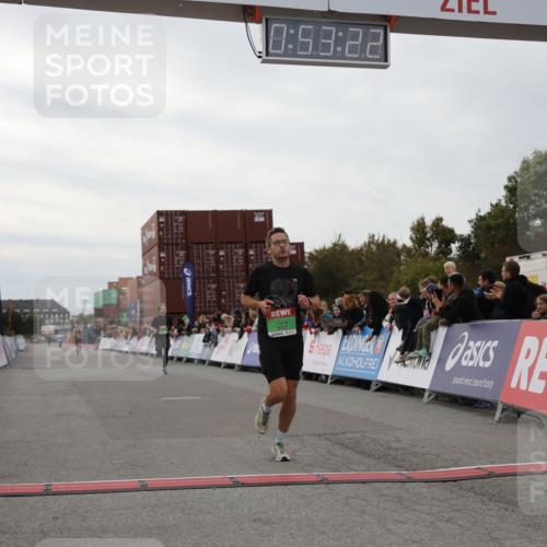03.10.2025 - Köhlbrandbrückenlauf Yannick Fuchs http://msf.ph/oto/8983564 03.10.2025 15:53:20 Ziel 7143, 9707 meine-sportfotos.de