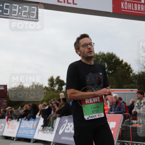 03.10.2025 - Köhlbrandbrückenlauf Yannick Fuchs http://msf.ph/oto/8983573 03.10.2025 15:53:21 Ziel 7143, 9707 meine-sportfotos.de