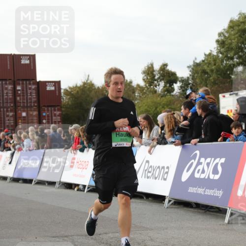 03.10.2025 - Köhlbrandbrückenlauf Yannick Fuchs http://msf.ph/oto/8983578 03.10.2025 16:07:13 Ziel 7093, 7302, 7340, 7560, 8026, 8847, 8925 meine-sportfotos.de