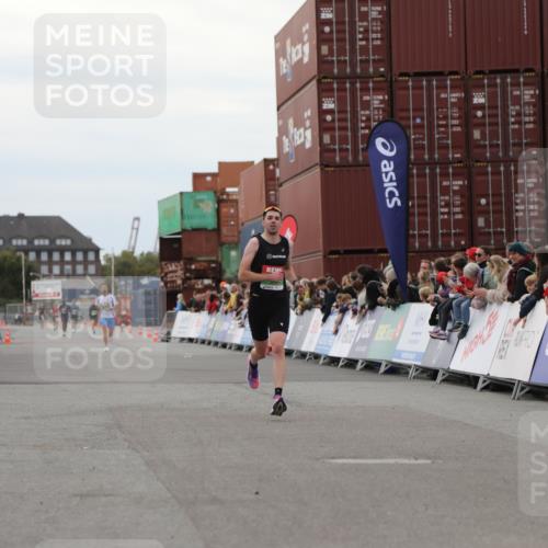 03.10.2025 - Köhlbrandbrückenlauf Yannick Fuchs http://msf.ph/oto/8983605 03.10.2025 15:53:27 Ziel 7143, 9058 meine-sportfotos.de