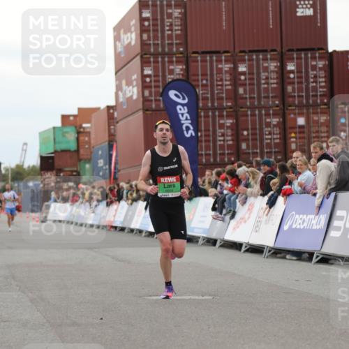 03.10.2025 - Köhlbrandbrückenlauf Yannick Fuchs http://msf.ph/oto/8983615 03.10.2025 15:53:28 Ziel 7143, 9058 meine-sportfotos.de