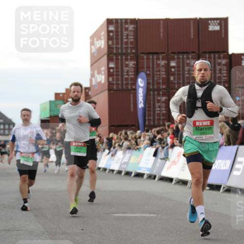 03.10.2025 - Köhlbrandbrückenlauf Yannick Fuchs http://msf.ph/oto/8983651 03.10.2025 16:07:22 Ziel 7056, 7071, 7093, 7172, 7302, 7402, 7434, 7499, 9018, 9261 meine-sportfotos.de