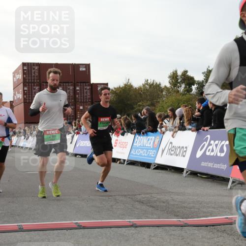 03.10.2025 - Köhlbrandbrückenlauf Yannick Fuchs http://msf.ph/oto/8983668 03.10.2025 16:07:24 Ziel 7056, 7071, 7172, 7365, 7402, 7434, 7499, 8919, 9018, 9261 meine-sportfotos.de