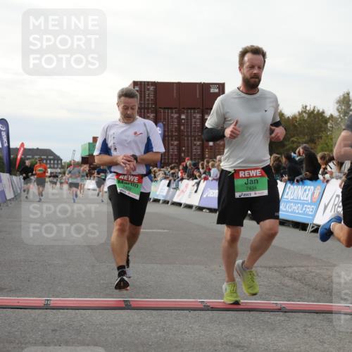 03.10.2025 - Köhlbrandbrückenlauf Yannick Fuchs http://msf.ph/oto/8983677 03.10.2025 16:07:24 Ziel 7056, 7071, 7172, 7365, 7402, 7434, 7499, 8919, 9018, 9261 meine-sportfotos.de