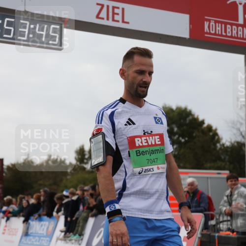 03.10.2025 - Köhlbrandbrückenlauf Yannick Fuchs http://msf.ph/oto/8983683 03.10.2025 15:53:43 Ziel 7047, 9322, 9718 meine-sportfotos.de