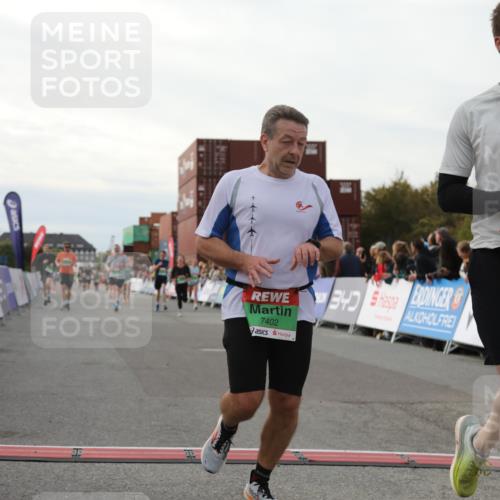 03.10.2025 - Köhlbrandbrückenlauf Yannick Fuchs http://msf.ph/oto/8983684 03.10.2025 16:07:25 Ziel 7056, 7071, 7172, 7365, 7402, 7434, 7499, 8919, 9018, 9261 meine-sportfotos.de